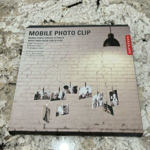 Mobile photo clip